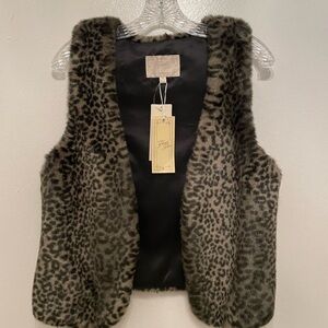 Uniqlo Faux Fur Vest in Leopard Print